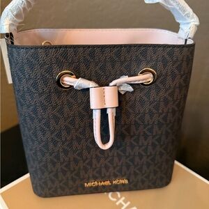 NWT Michael Kors Suri mini crossbody bag purse